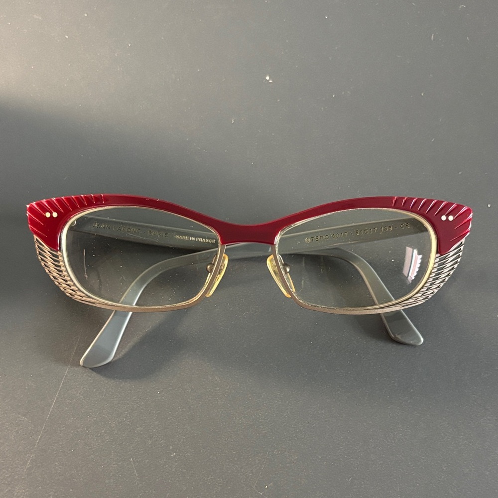 Chic Red and Gold Cat-Eye Glasses